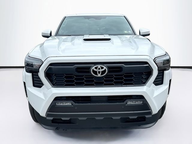Used 2024 Toyota Tacoma TRD Sport w/ TRD Sport Upgrade Package AWD/4WD image 2