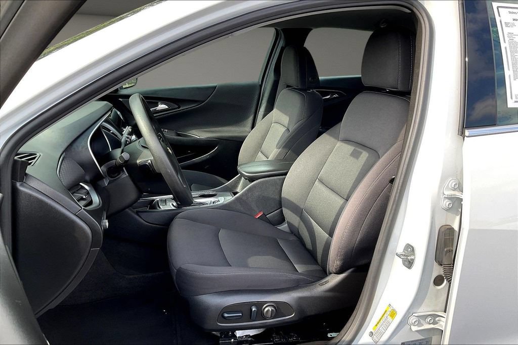 Used 2024 Chevrolet Malibu LT FWD image 24