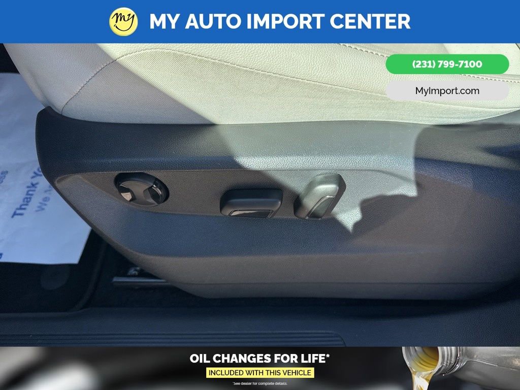 Used 2019 Volkswagen Tiguan SE w/ Panoramic Sunroof Package image 12