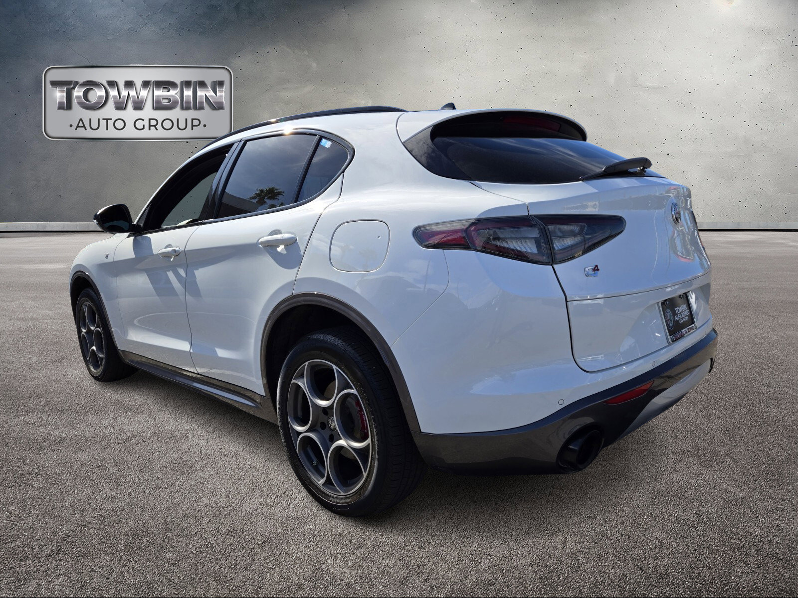Used 2024 Alfa Romeo Stelvio Ti image 6