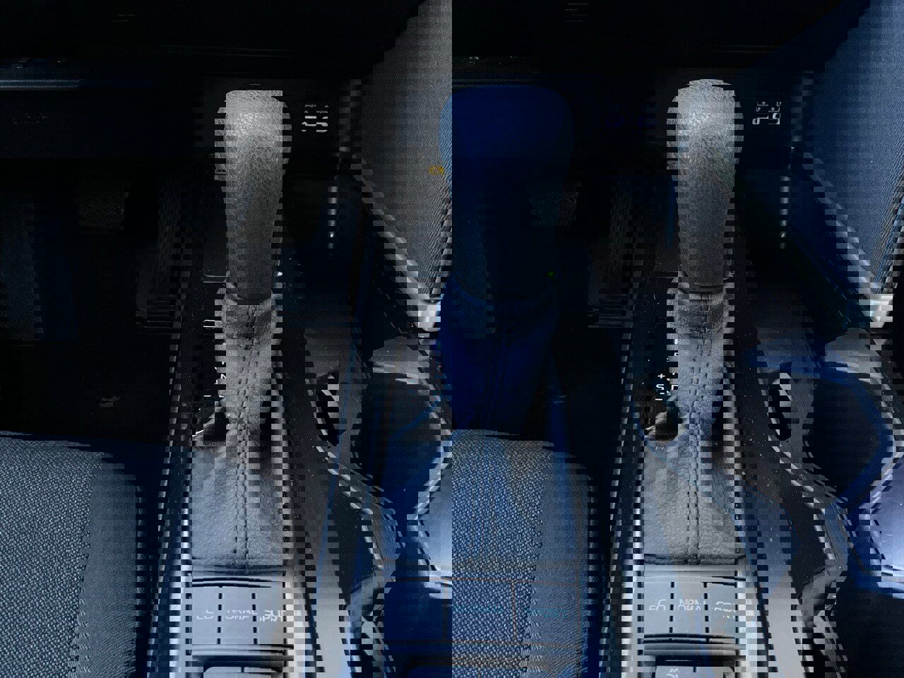 Used 2025 Toyota Camry LE image 23