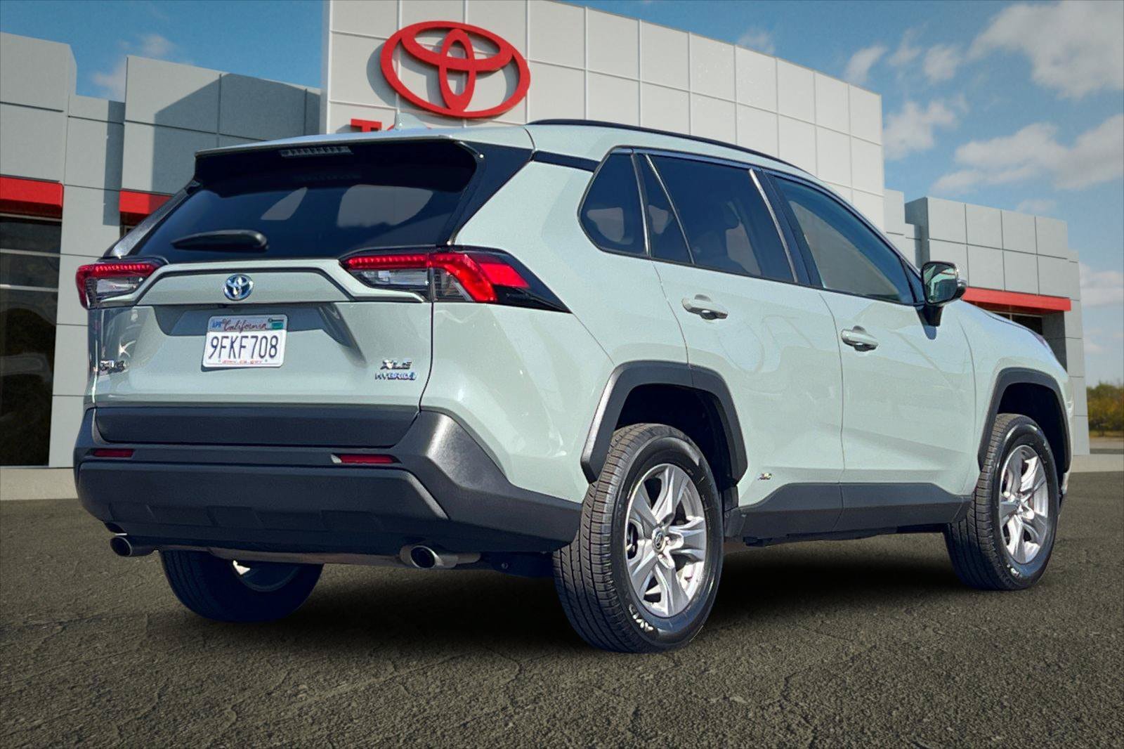 Certified 2023 Toyota RAV4 XLE AWD/4WD image 3