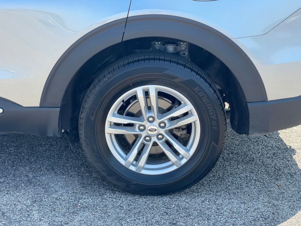 Used 2022 Ford Explorer XLT w/ Class IV Trailer Tow Package image 27