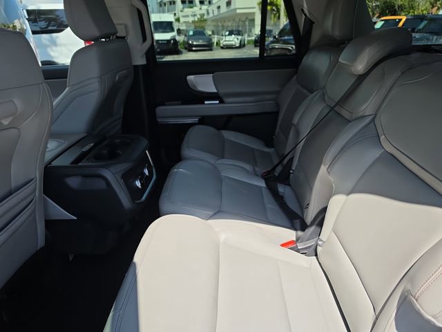 Used 2025 Ford Expedition Max Active image 9