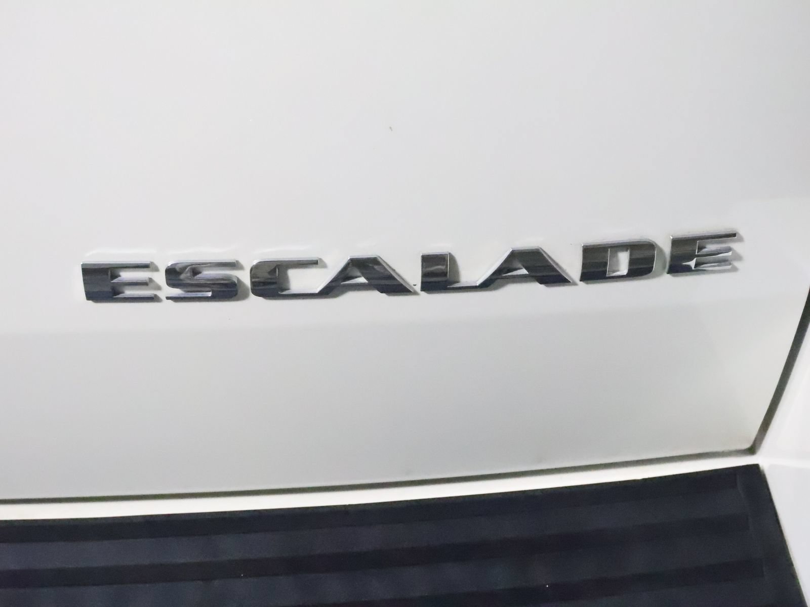 Used 2014 Cadillac Escalade Platinum AWD/4WD image 10