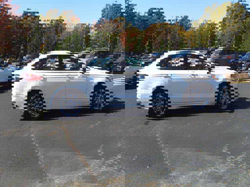 Used 2020 Ford Fusion SE image 8