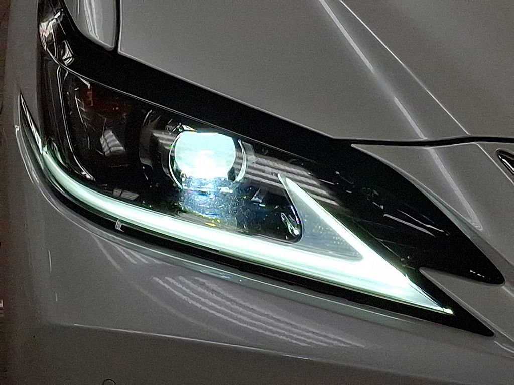 Used 2024 Lexus ES 350 w/ Premium Package image 8