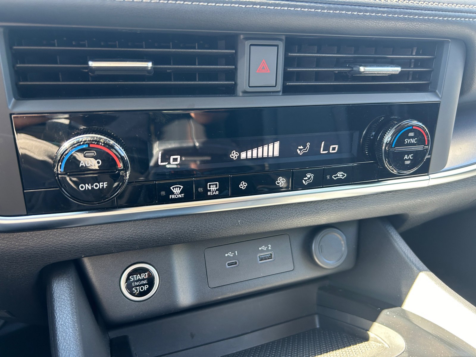 Used 2023 Nissan Rogue SV image 17