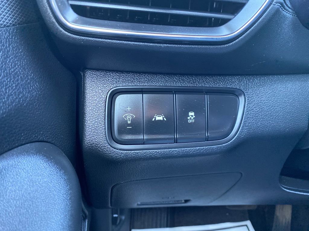 Used 2020 Hyundai Santa Fe SE image 22