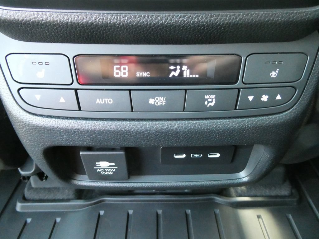 Used 2025 Honda Pilot Black Edition image 23