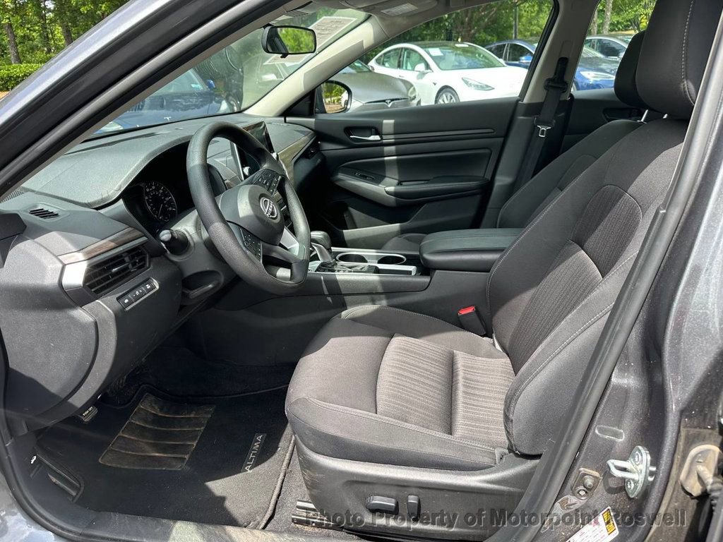 Used 2024 Nissan Altima 2.5 SV image 3