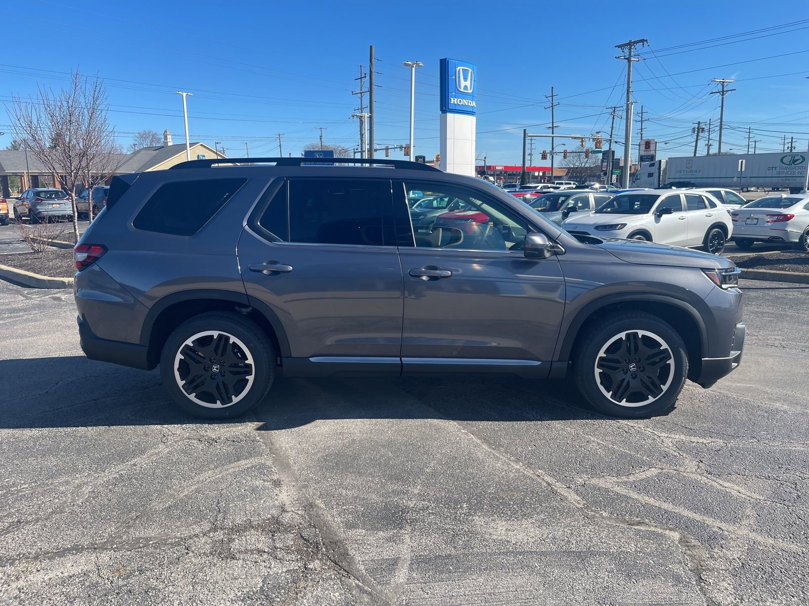 New 2026 Honda Pilot Touring image 5