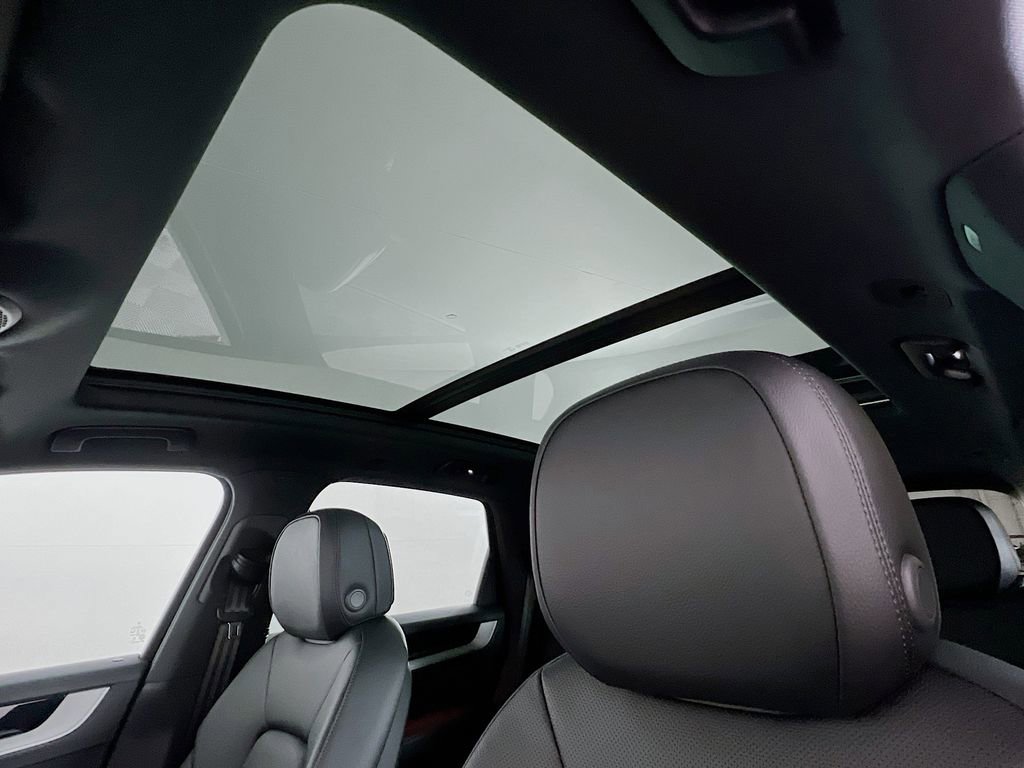 New 2026 Porsche Cayenne image 14