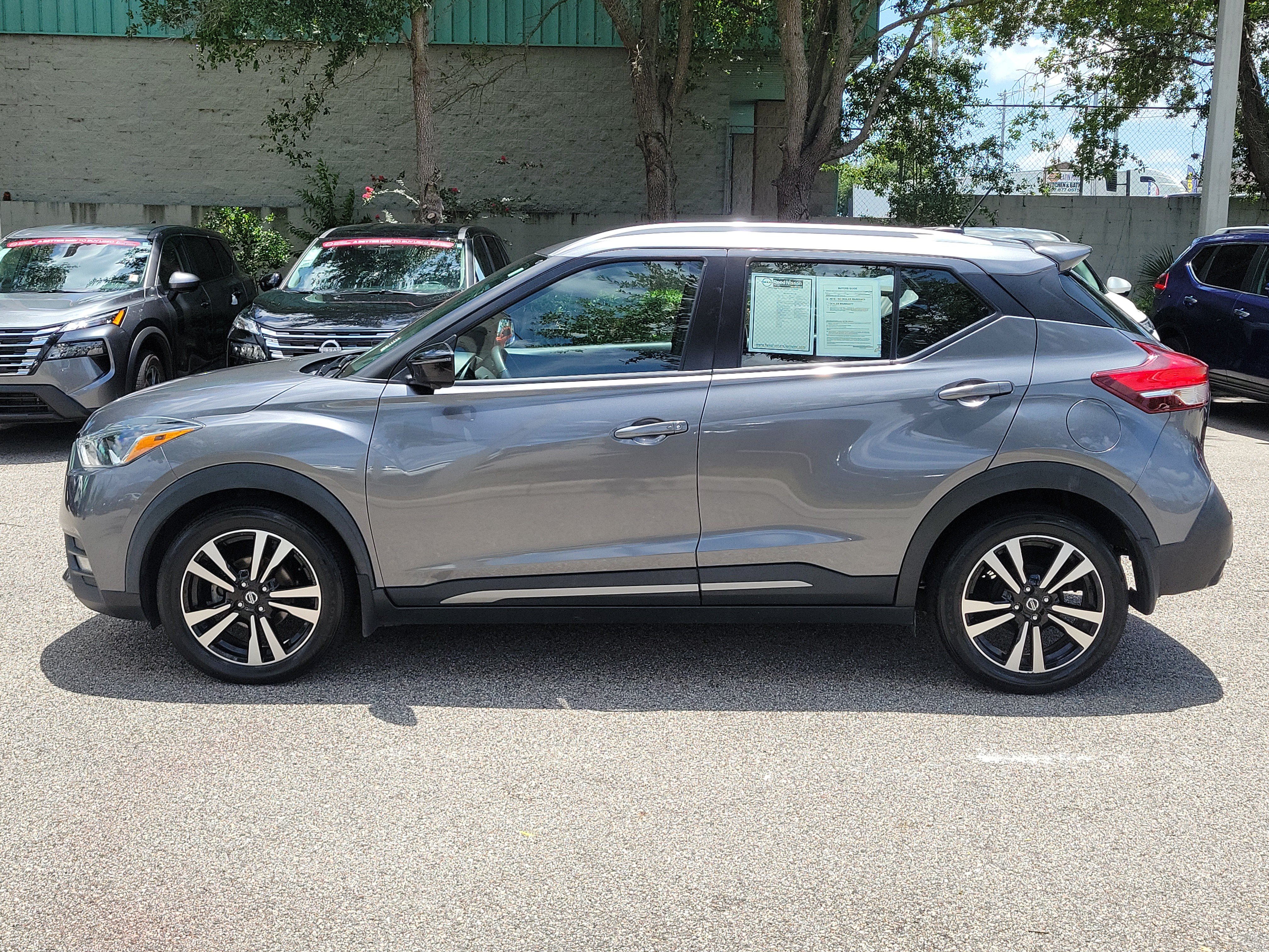 Certified 2020 Nissan Kicks SR w/ SR Premium Package FWD image 8