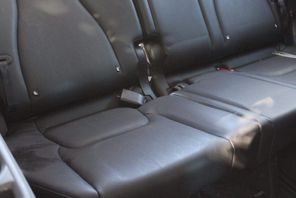 Used 2025 Kia Carnival FWD image 29