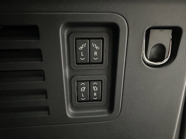 New 2026 Chevrolet Traverse RS w/ LPO, Floor Liner Package image 23