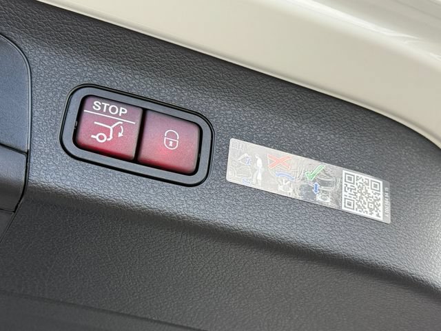 New 2025 Mercedes-Benz GLS 450 4MATIC image 40