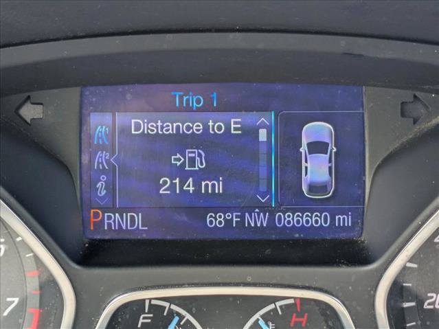 Used 2014 Ford Focus SE w/ SE Winter Package FWD image 13