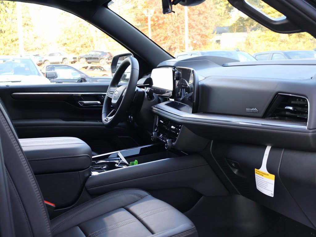 New 2025 Chevrolet Suburban High Country image 46