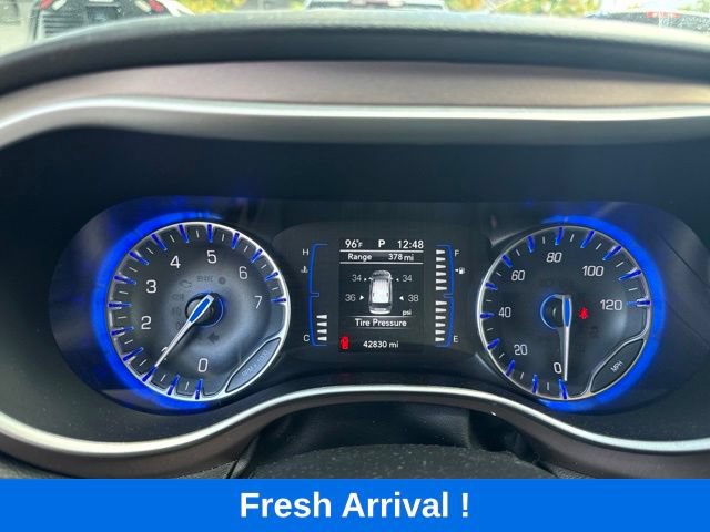 Used 2023 Chrysler Voyager LX FWD image 6