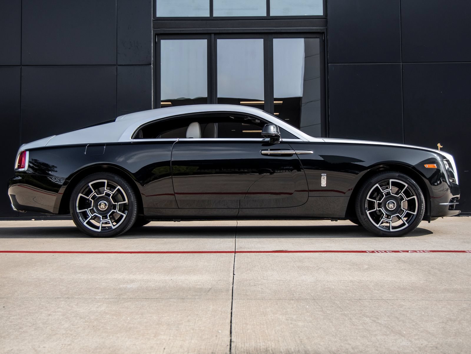 Used 2019 Rolls-Royce Wraith RWD image 12