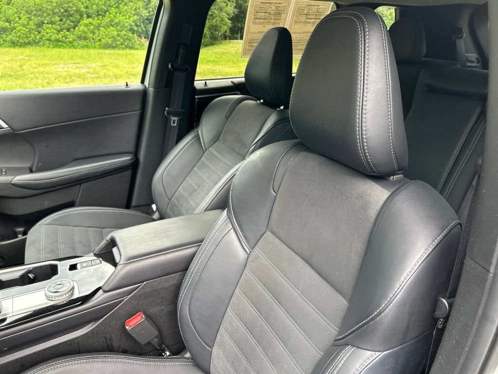 Used 2025 Mitsubishi Outlander SE AWD/4WD image 22