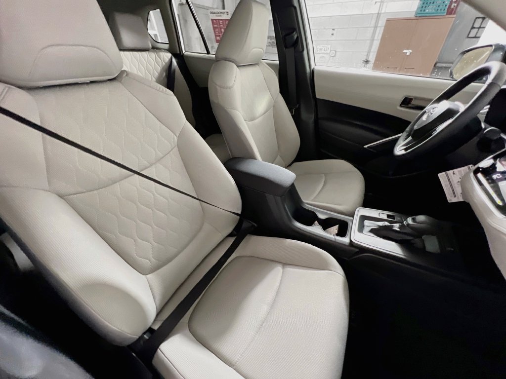 New 2026 Toyota Corolla Cross LE FWD image 28