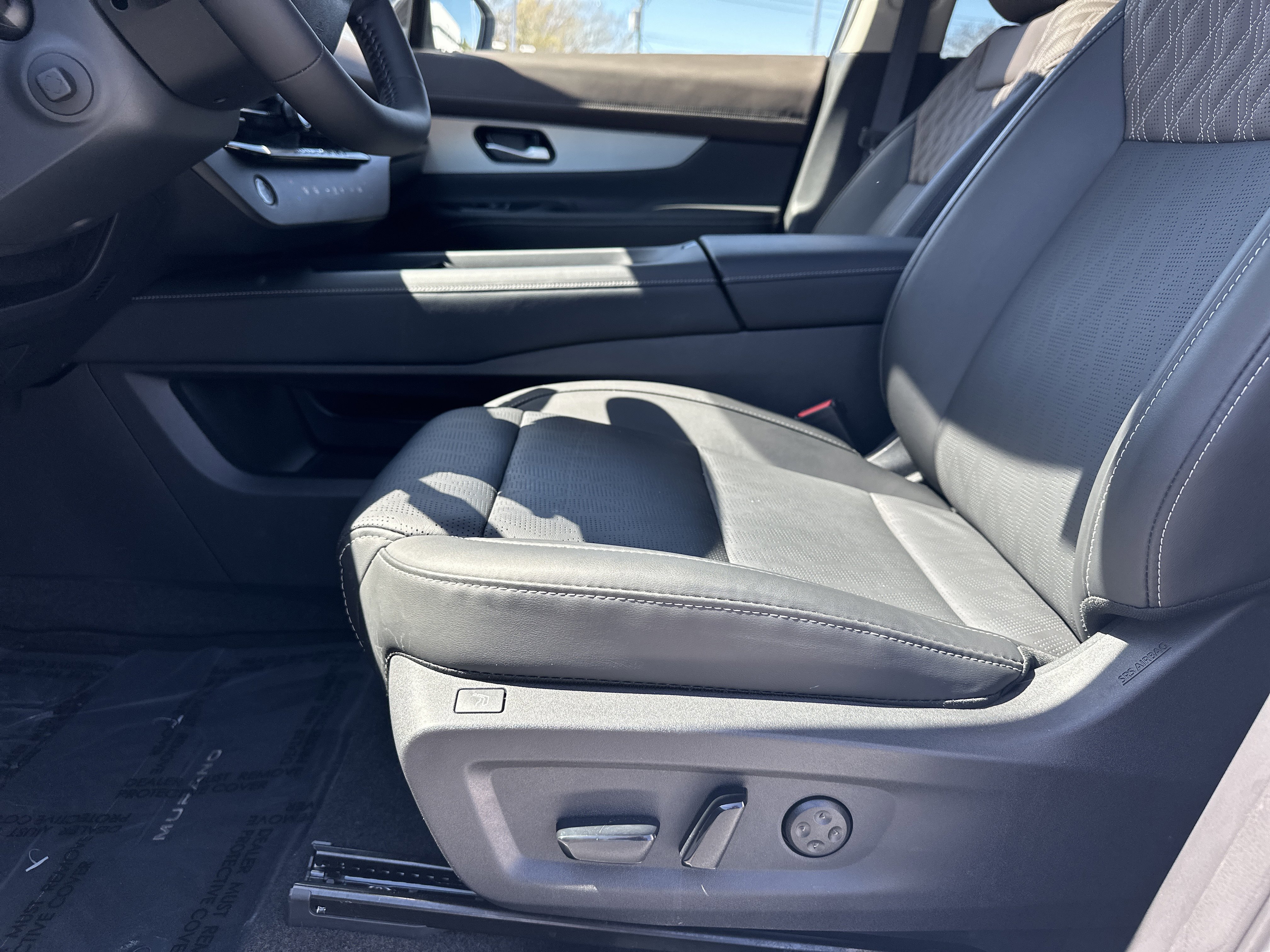 Used 2025 Nissan Murano Platinum w/ Cargo Package image 11