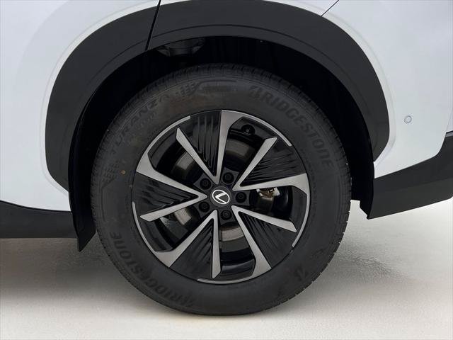 Certified 2026 Lexus RZ 450e AWD w/ Technology Package image 29