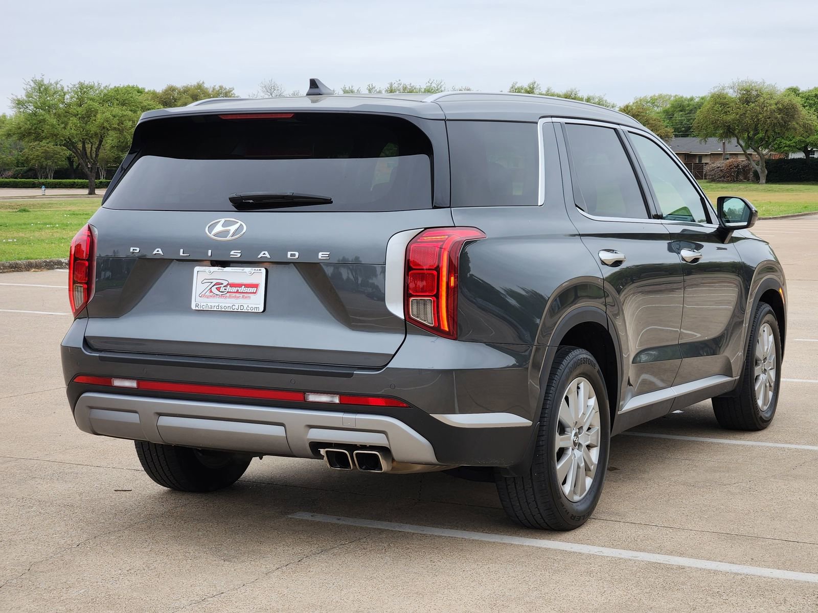 Used 2023 Hyundai Palisade SEL image 6