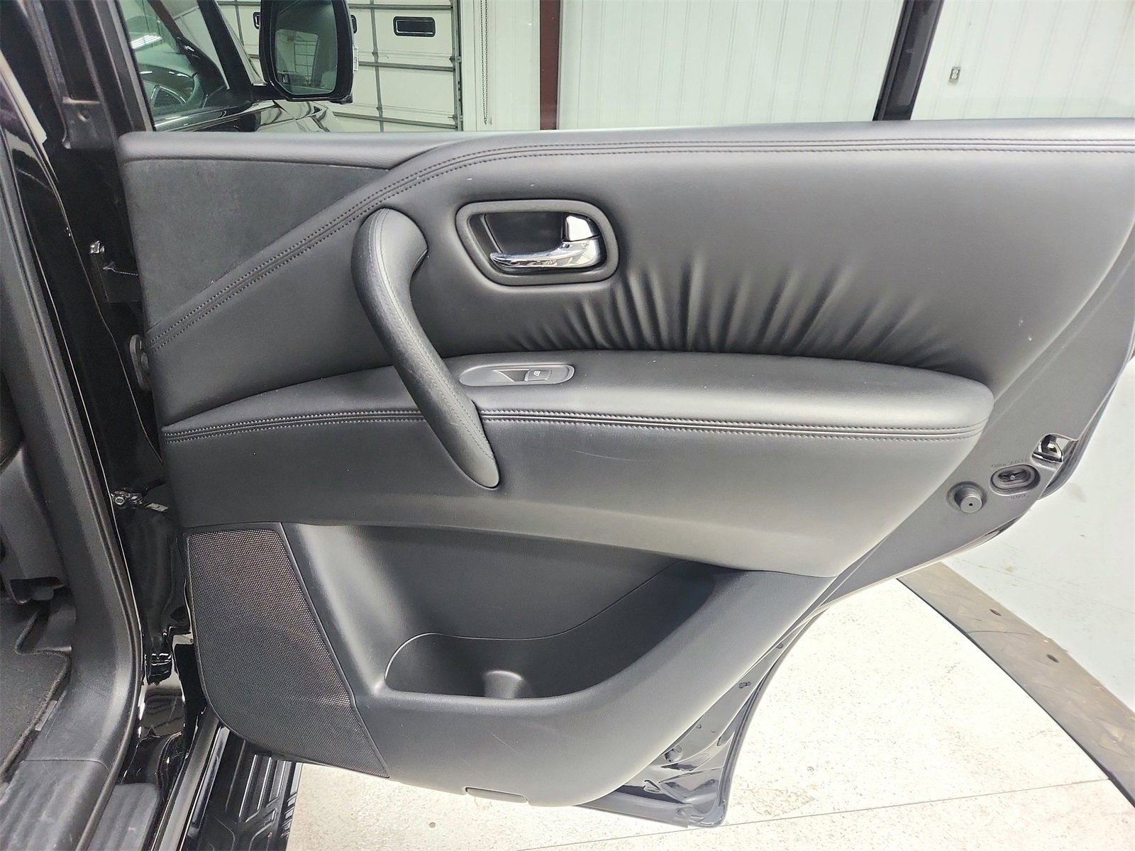 Used 2023 Nissan Armada SL w/ Midnight Edition Package image 45