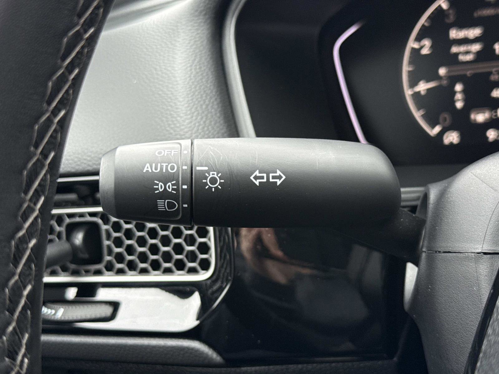 Used 2025 Honda Civic Sport image 9