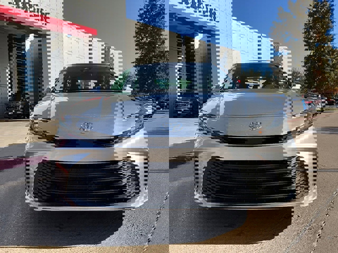 Used 2025 Toyota Camry LE image 4