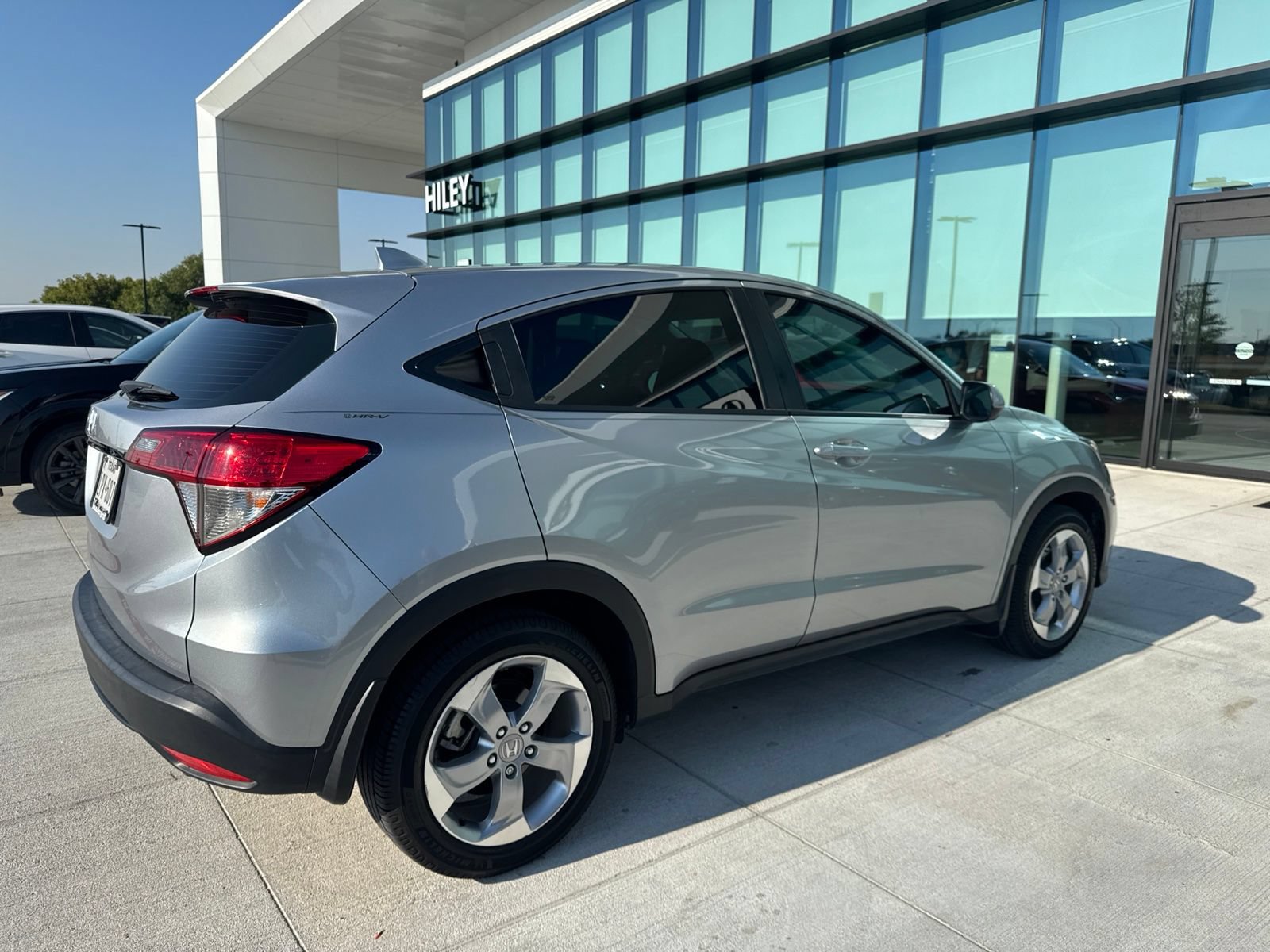 Used 2019 Honda HR-V LX image 4