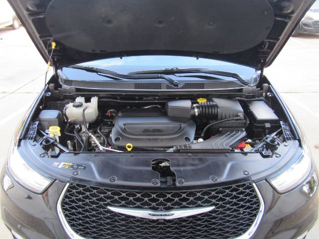 Used 2024 Chrysler Pacifica Touring-L FWD image 58