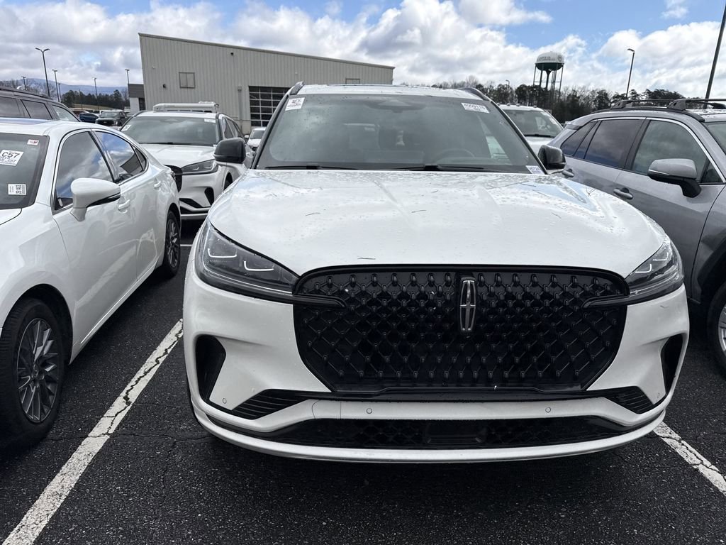Used 2025 Lincoln Aviator Reserve w/ Equipment Group 201A image 3