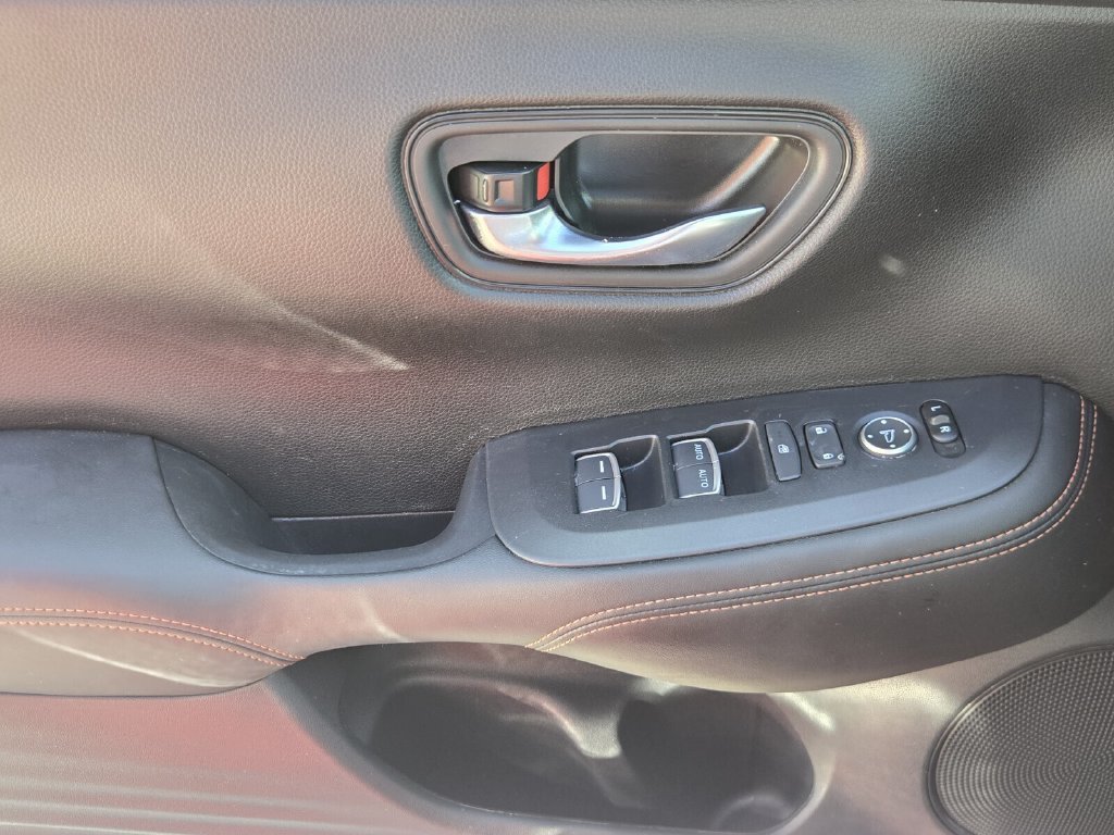 Certified 2025 Honda HR-V Sport image 27