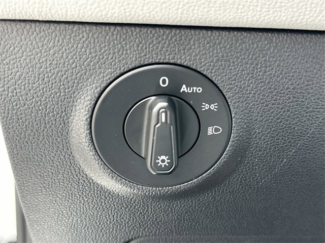 Used 2022 Volkswagen Taos SE image 27