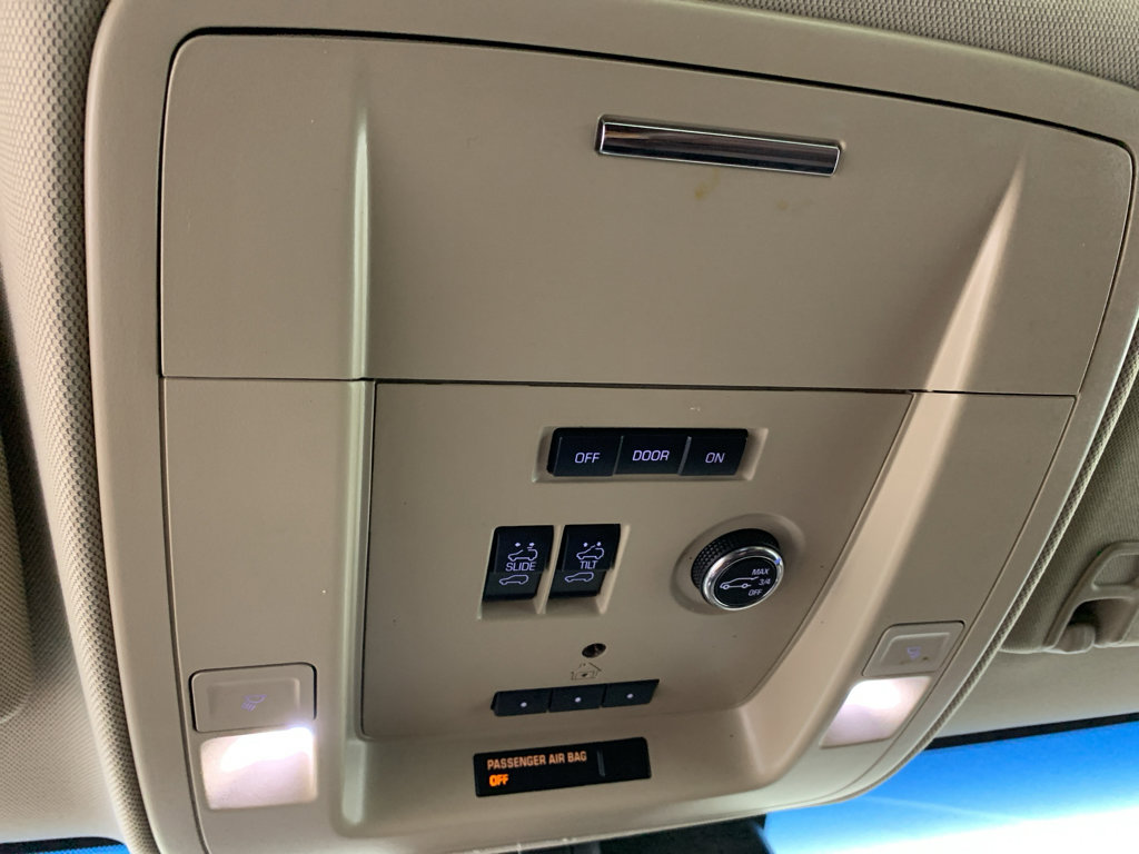 Used 2017 Chevrolet Suburban Premier image 27