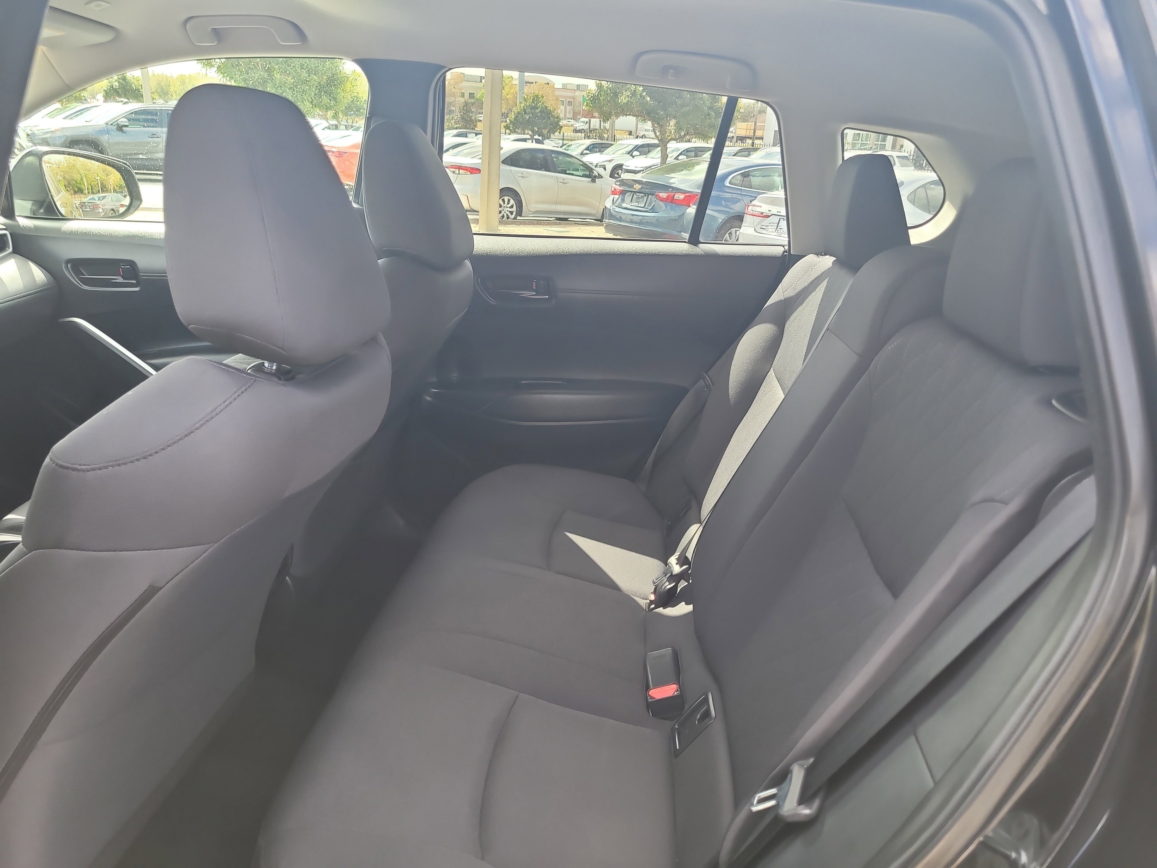 Used 2025 Toyota Corolla Cross LE image 14