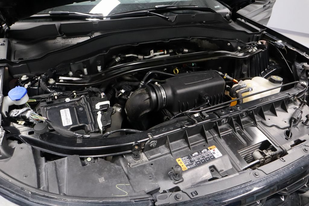 Used 2023 Ford Explorer ST-Line AWD/4WD image 16