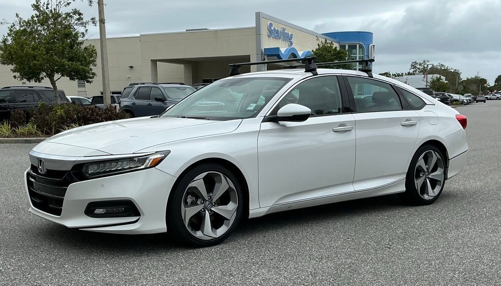 Used 2018 Honda Accord Touring image 2