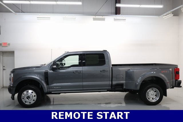 Used 2025 Ford F450 Platinum w/ FX4 Off-Road Package image 25