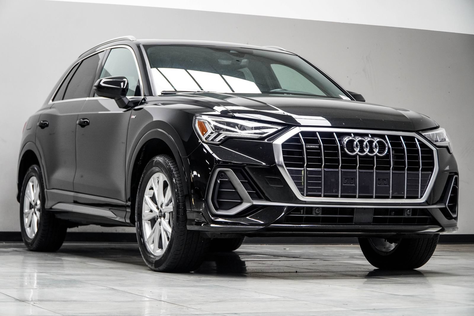 Used 2025 Audi Q3 2.0T Premium AWD/4WD image 5