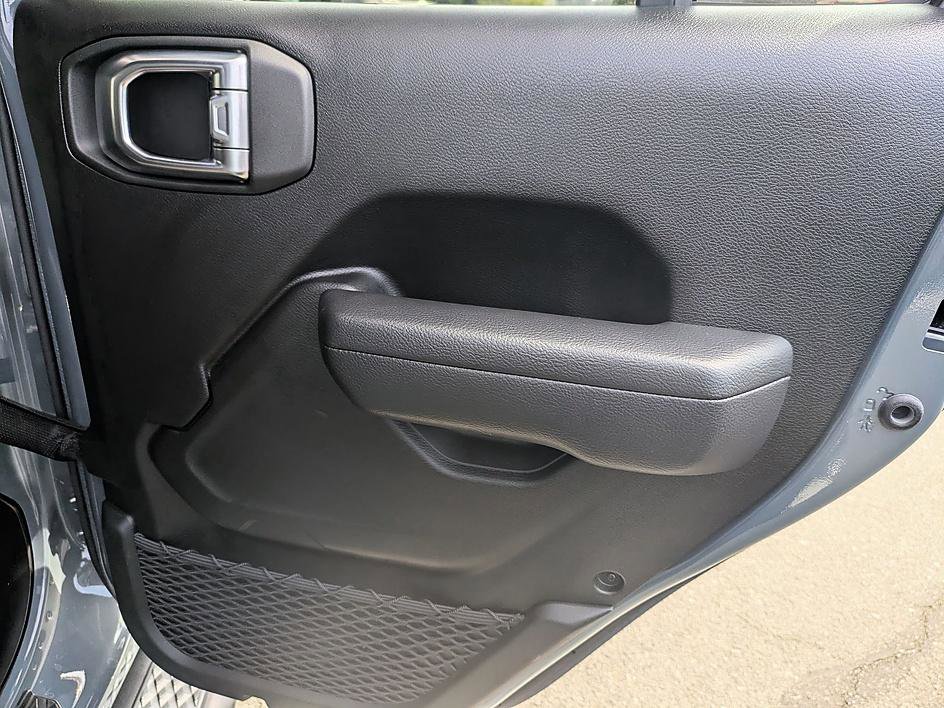 Used 2024 Jeep Gladiator Mojave w/ Safety Group image 33