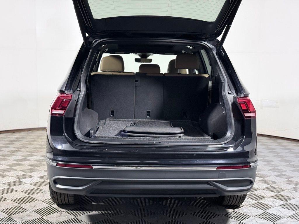 Used 2022 Volkswagen Tiguan SE image 6
