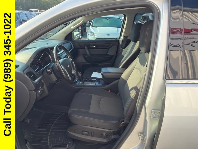 Used 2017 Chevrolet Traverse LT FWD image 2