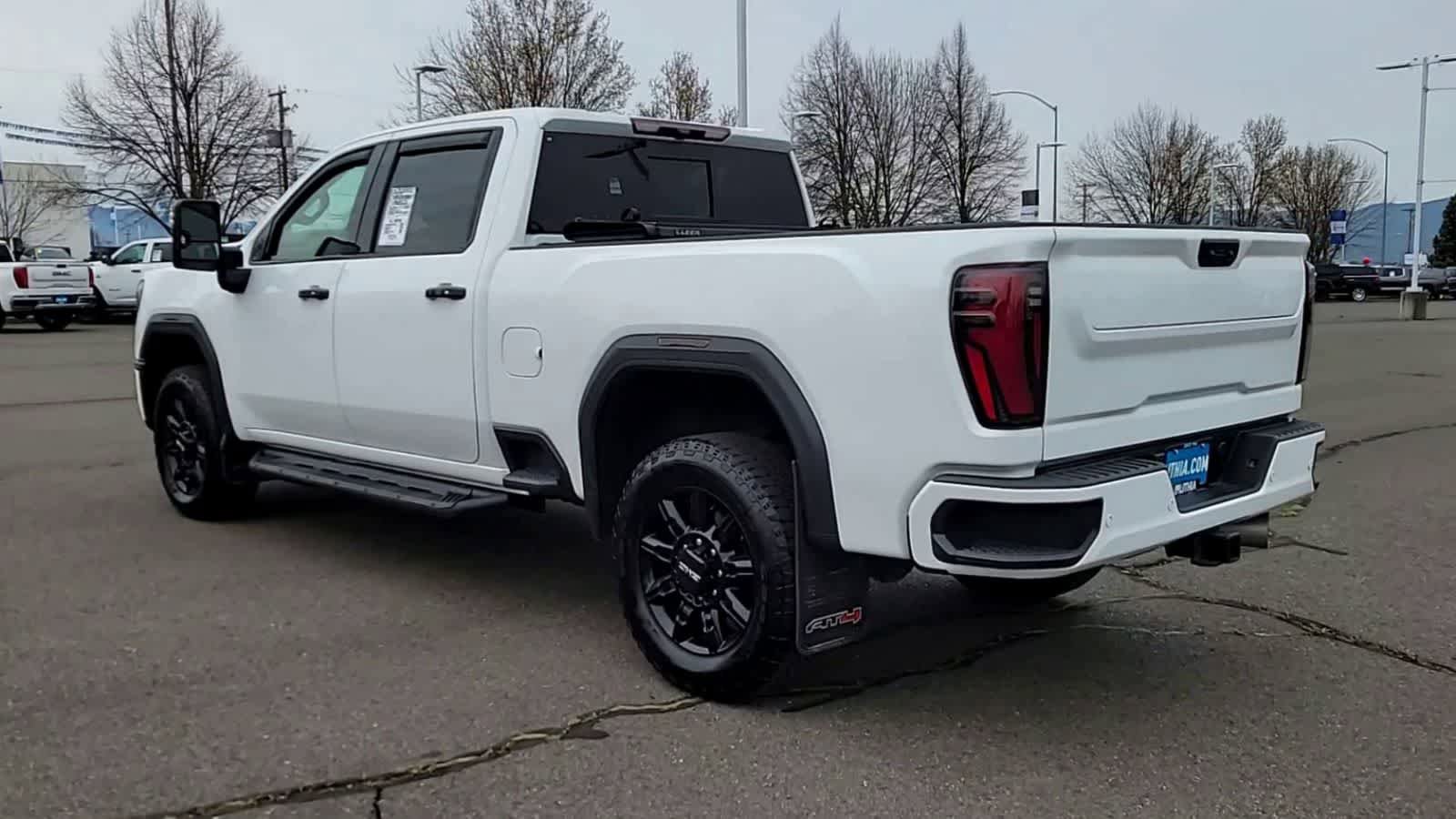 Used 2024 GMC Sierra 2500 AT4 w/ AT4 Preferred Package image 6