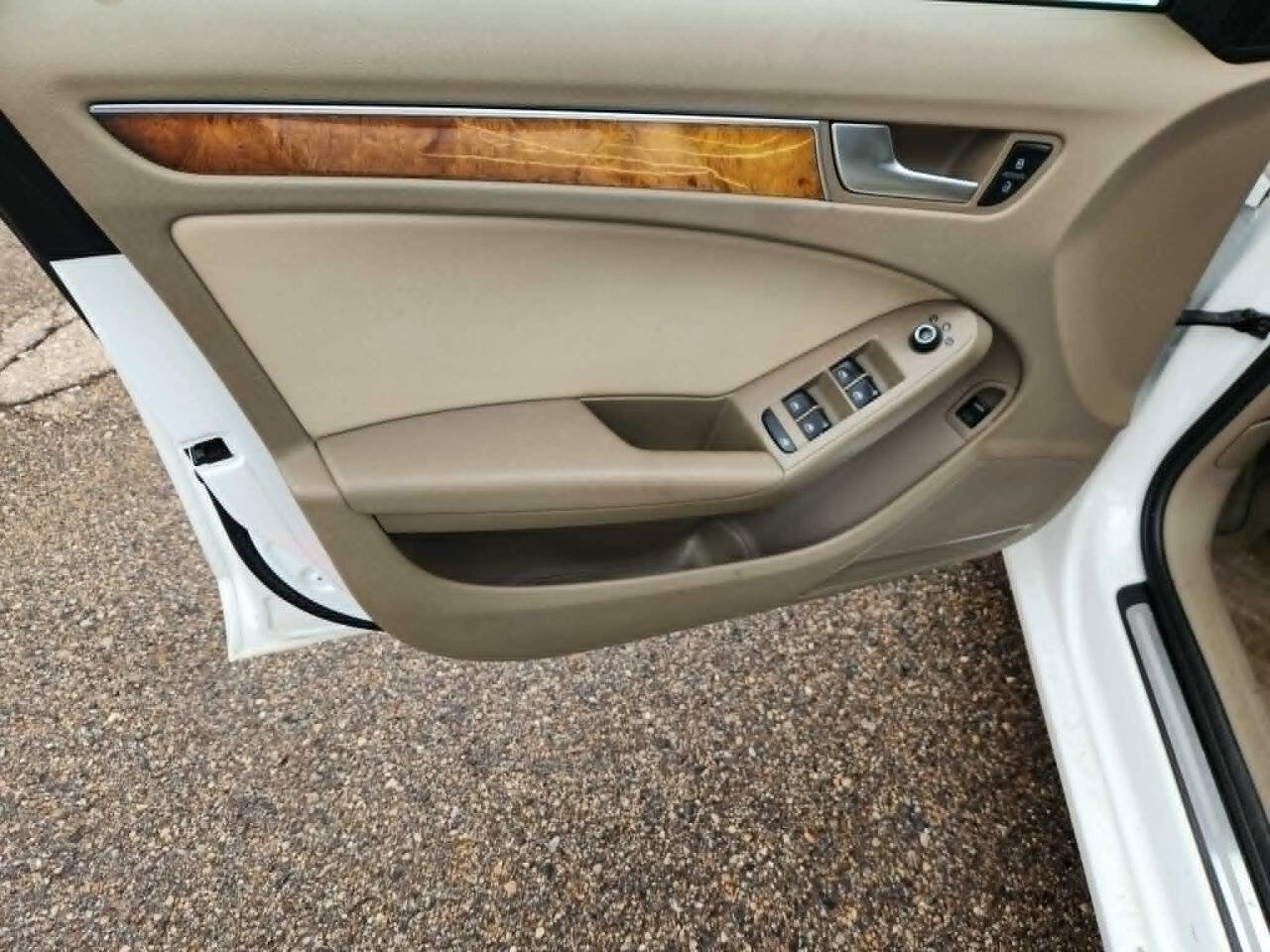 Used 2011 Audi A4 2.0T Premium image 10