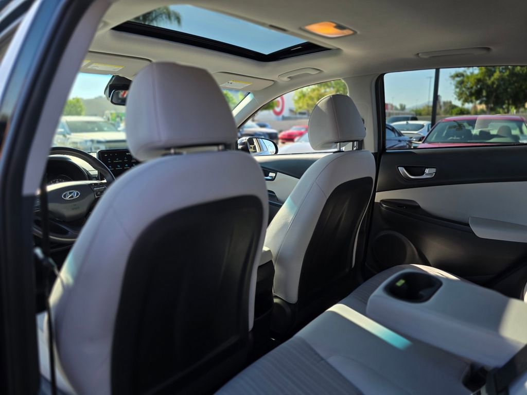 Certified 2023 Hyundai Kona SEL w/ Convenience Package image 16